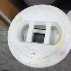 開店セール中につき、全品100円!　　漬物石各種　重さ・価格いろいろ　リスの重石　ダイカプラスチック　2.5kg　10kg　13kg　15kg　漬物用品 　調理器具の画像