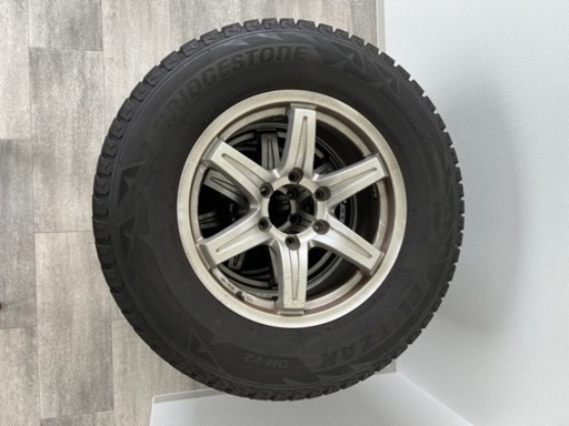 【中古/売り切り特価】 17インチ アルミホイール 4本セット ブリザックスタッドレス付  7.5J PCD139.7 6穴 +35 ランクルプラド、ハイラックス等