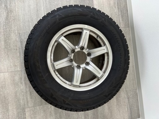 【中古/売り切り特価】 17インチ アルミホイール 4本セット ブリザックスタッドレス付  7.5J PCD139.7 6穴 +35 ランクルプラド、ハイラックス等