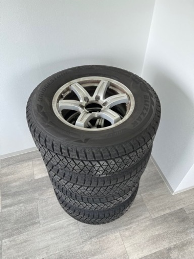 【中古/売り切り特価】 17インチ アルミホイール 4本セット ブリザックスタッドレス付  7.5J PCD139.7 6穴 +35 ランクルプラド、ハイラックス等