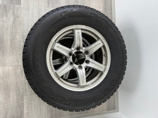 【中古/売り切り特価】 17インチ アルミホイール 4本セット ブリザックスタッドレス付  7.5J PCD139.7 6穴 +35 ランクルプラド、ハイラックス等