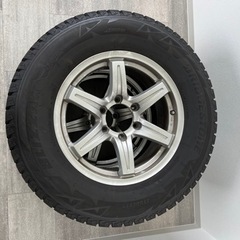 【中古/売り切り特価】 17インチ アルミホイール 4本セット ブリザックスタッドレス付  7.5J PCD139.7 6穴 +35 ランクルプラド、ハイラックス等の画像