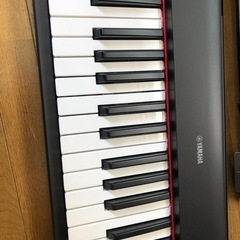 ヤマハ　電子ピアノ　ピアジェーロ　スタンドなどつきますの画像