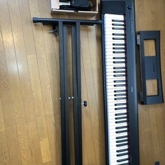 ヤマハ　電子ピアノ　ピアジェーロ　スタンドなどつきますの画像