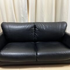 販売決まりました★ブラックが美しい ソファー★二人掛け レザー調...