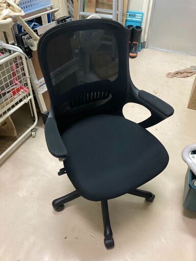 肘置き付き　オフィスチェア