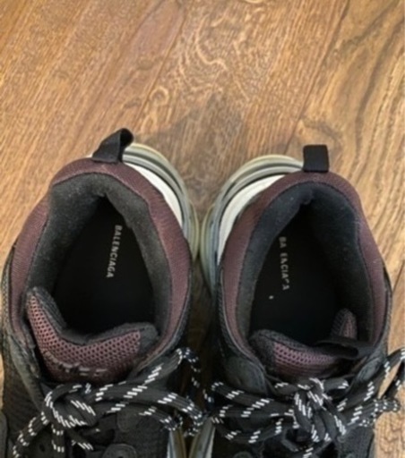 BALENCIAGA バレンシアガ　トリプルS 売ります！