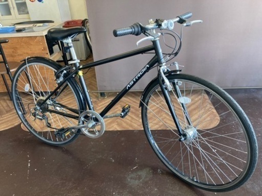 【LEDオートライト】700×28c 6段変速　クロスバイク　ブラック