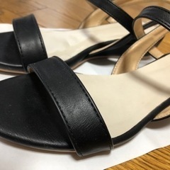 美品♪どんな服にでも合う 華奢見え黒サンダル（Mサイズ）の画像
