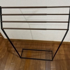 伸縮タオルハンガー　組み立て済み