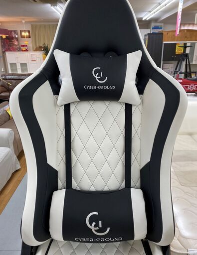 R233 Gyber Groun ゲーミング座チェアー、固定式、美品 R233 Gyber Groun ゲーミング座チェアー、固定式、美品