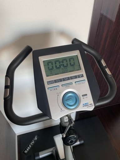 【美品】エアロバイク フィットネス、トレーニング 美品・組み立て済みのエアロバイク
