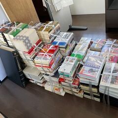 小説や本など