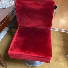 ラウンジチェア　赤