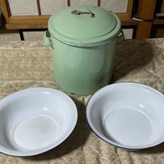 寸胴鍋と洗面器？