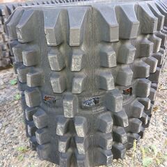 受付終了 ジャンク品 使用可 除雪機用ゴムキャタ ゴムクローラー 300×44×72 １本の画像