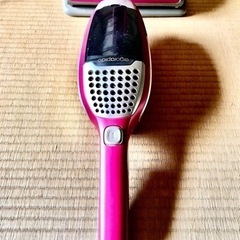 エレクトロラックスの「エルゴラピード」コードレス掃除機(バッテリー交換が必要)の画像