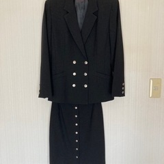 女性用スーツ