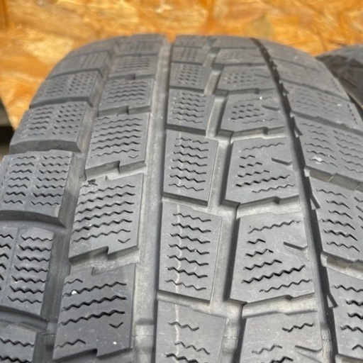 バリ山　DUNLOP WM01 215/65R16 スタッドレス  タイヤ　2018年製