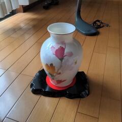 花瓶　花の絵