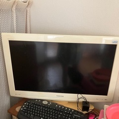 TOSHIBA ホワイト32インチ