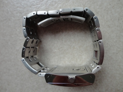 Swatch Watch スウォッチ 手元で宝石がキラリと光るクールで大人の高級デザイン