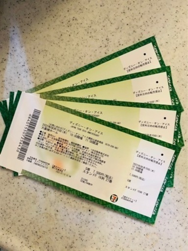 ディズニーオンアイス大阪城ホールチケット