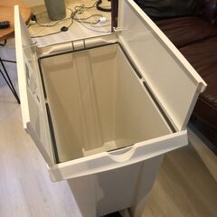 【未使用】ゴミ箱 ペダル式2枚フタ 70Lの画像