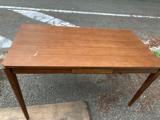 ダイニングテーブル傷あり　大塚家具
