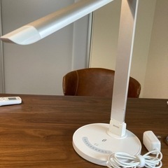 デスクライト　調光付き