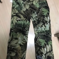 ONYONE スキーウェアボトムス ボタニカルグリーン　新品未使用の画像