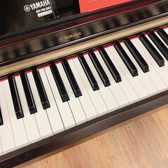 電子ピアノ　YAMAHA　イス付きの画像