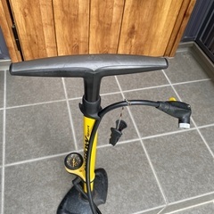 自転車　空気入れの画像
