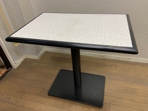 椅子10脚とテーブル5卓　値下げ