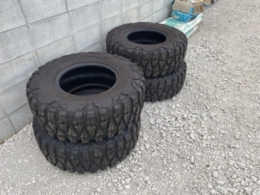 マッドテレーン 305/70R16