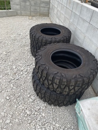 マッドテレーン 305/70R16