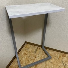 サイドテーブル ベットやソファーに