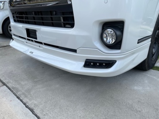 ハイエース　ホワイトパール　4〜6型　モデリスタ　エアロ　フロントスポイラー　LED付き