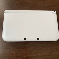ニンテンドー3DS LL ホワイト 本体　カセット付 ACアダプタの画像