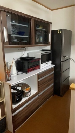 【お取引中】食器棚　140×190×50  1年前に8万円で購入