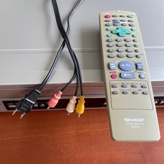 ビデオ一体型DVDプレーヤー　SHARP DV-NC700の画像