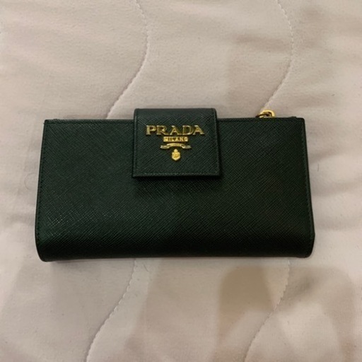 PRADAサフィアーノ　二つ折り財布　美品