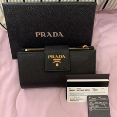 PRADAサフィアーノ　二つ折り財布　美品