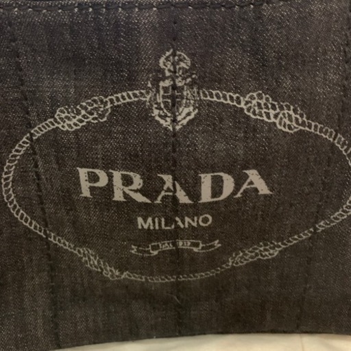 PRADAカナパ　美品