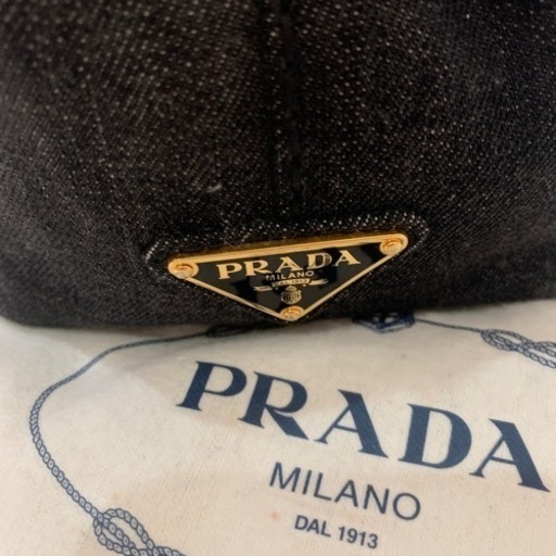 PRADAカナパ　美品