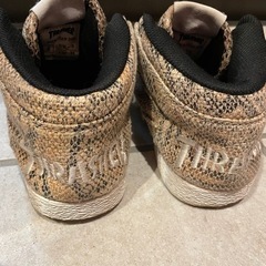THRASHER スラッシャー　スニーカーの画像