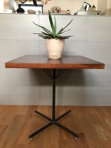 【値下げしました】カフェテーブル　中古　ダークブラウン