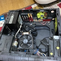 PCケース　電源ユニット　CPUクーラー　などの画像