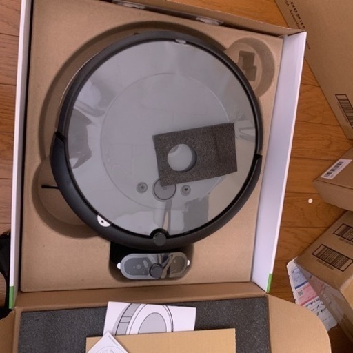 新品　　ルンバロボット掃除機　i2 新モデル　 吸う、拭く2in1