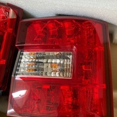 デリカD5（前期）　テールランプ２つの画像